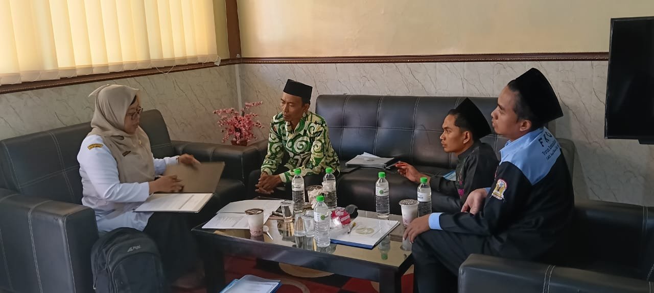Penguatan Administrasi Sekolah: Pengawas SMK Banyuwangi Lakukan VerVal Pra Nominatif di SMK Nurul Abror Al Robbaniyin